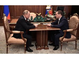 Rusya’da Hükümet İstifa Etti