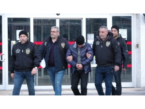 Eniştesi Ve Kız Kardeşini Katleden Polis Memuru Tutuklandı