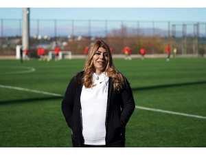 Berna Gözbaşı: "Transfer Yasağını Kaldırttım"