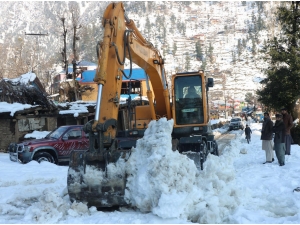 Pakistan’da Ölü Sayısı 101’e Ulaştı
