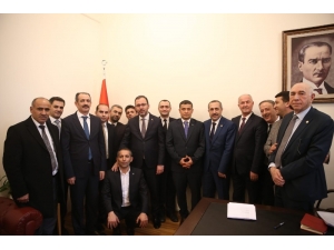 Ak Parti Van Milletvekilleri Kartal İle Arvas, Tbmm’de Van’ın İlçe Belediye Başkanları İle Bir Araya Geldi