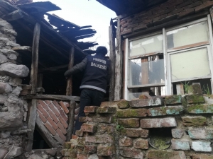 Polisten Metruk Binalara Denetim