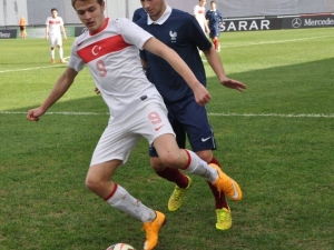 Salihli Belediyespor’a Genç Milli Forvet