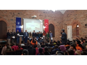 Minik Yeteneklerin Belge Coşkusu