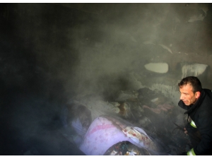 Yangında Çeyiz Eşyası Kül Oldu