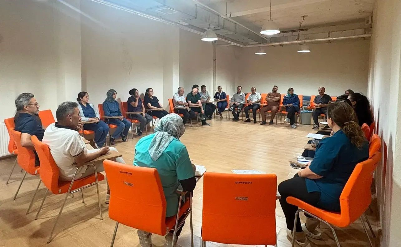 hastane-calisanlarinin-motivasyonunu-artirmaya-yonelik-istisare-toplantisi