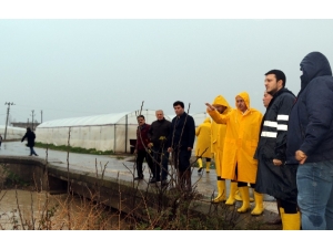 Akdeniz’de Yağmur Sonrası Bozulan Yol, Köprü Ve Sokaklar Yenileniyor