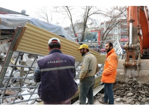Çöken Binadan Son Anda Kurtulan İşçiler Korku Dolu Anları Anlattı