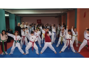 Erzurumlu Tekvando Antrenörü Türkiye’ye Sporcu Yetiştiriyor