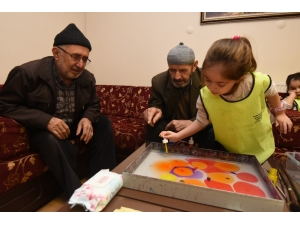 Anaokulu Öğrencilerinden Emekliler Konağına Ziyaret