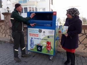 Geri Dönüşüm Konusunda Vatandaşlar Bilinçlendiriliyor