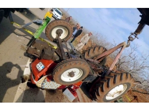 Devrilen Traktörün Sürücüsü Öldü