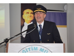 Türkiye’nin İlk 100 Pilotundan Pilot Serdar Can Öğrencileri Bilgilendirdi