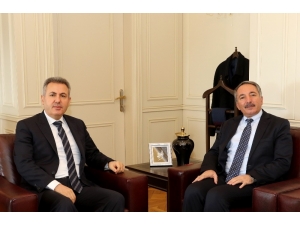 Ağrı Valisi Elban, Aiçü Rektörü Prof. Dr. Karabulut’u Ziyaret Etti