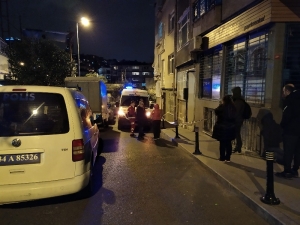 90 Yaşındaki Kadın Kızının Cesedi İle 3 Gün Aynı Evde Yaşadı