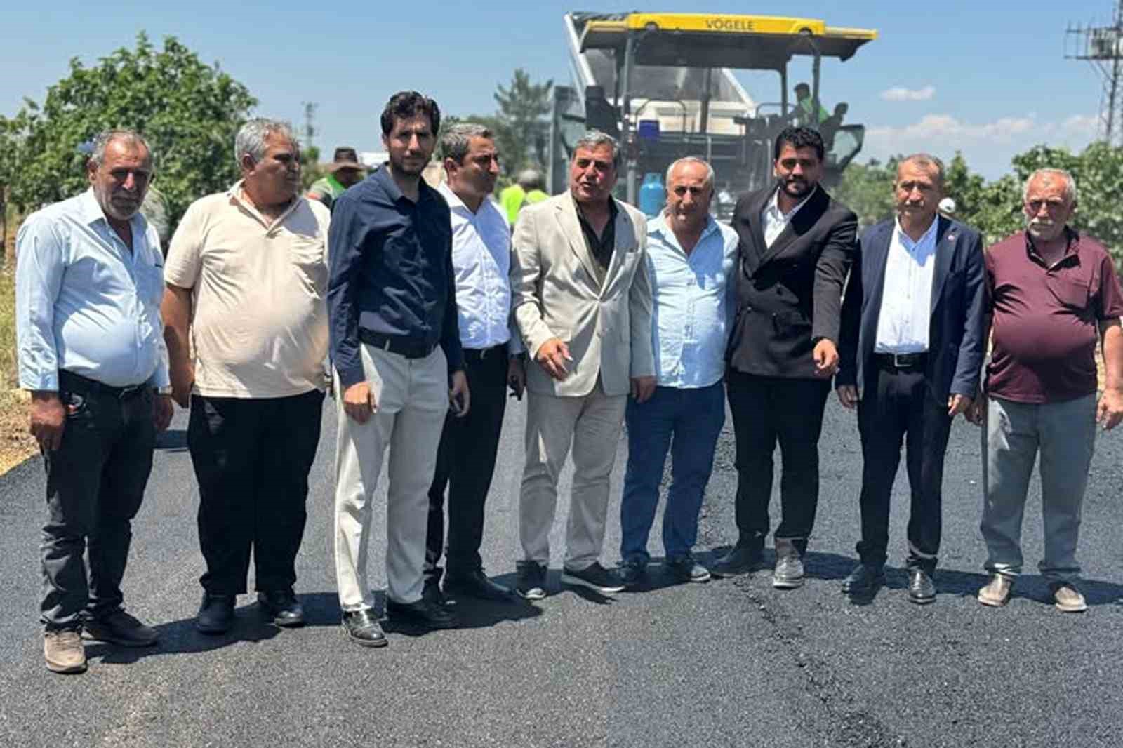 yogun-yagis-doneminde-tahrip-olan-yollar-asfaltlandi-vatandaslar-adak-kurbani-kesti