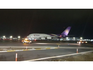 İstanbul Havalimanı’na Airbus 380 İndi