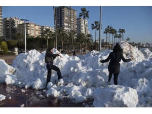 Büyükşehir Belediyesinden Mersinlilere Kar Sürprizi
