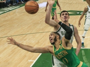 Ersanlı Milwaukee, Evinde Boston’ı Mağlup Etti