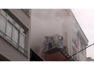 Esenyurt’ta Korkutan Yangın: 2 Çocuk Kurtarıldı