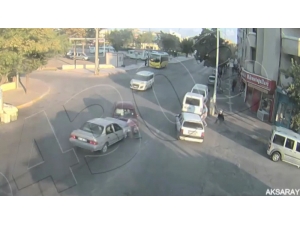 Aksaray’da Dikkatsizlik Sonucu Yaşanan Kaza Şehir Polis Kamerasında