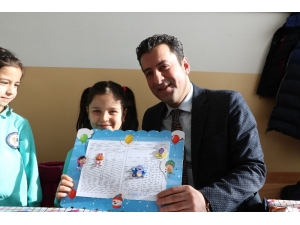 Sivas’ta Öğrencilerin Karne Heyecanı