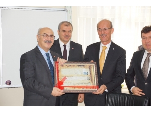 42 Yıllık Meslek Hayatına Karnesini Alarak Veda Etti