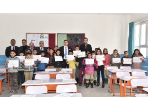 Ahlat’ta 10 Bin 200 Öğrenci Karne Aldı