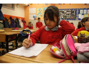 İstanbul’da 2 Milyon 819 Bin Öğrencinin Karne Heyecanı