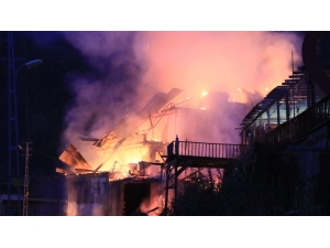 Safranbolu’da 2 Katlı Kafe Çıkan Yangında Kül Oldu