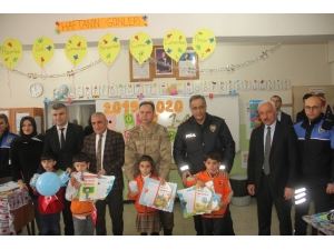 Hakkari’de 70 Bin Öğrenci Karne Aldı