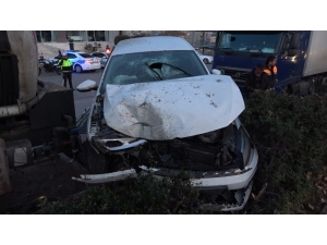 Denizli’de Trafik Kazası: 3 Yaralı