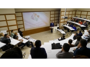 Sanal Gerçeklik Gözlükleri Aşı Ağrısını Unutturdu