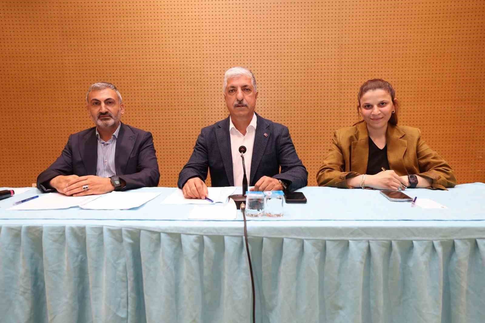 dilovasi-meclisinde-yatirimlar-masaya-yatirildi