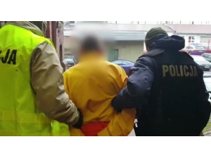 Polonya’da Bir Adam, Horlayan Arkadaşını Bıçaklayarak Öldürdü