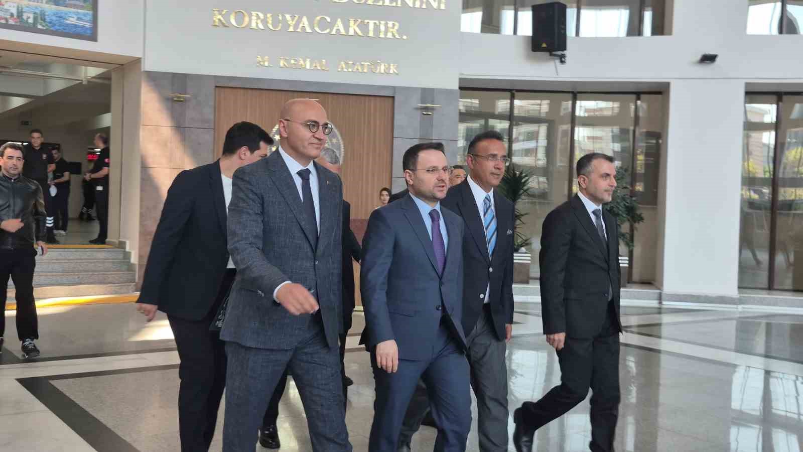 adalet-bakani-gurlek-bakirkoy-adalet-sarayi-ni-ziyaret-etti