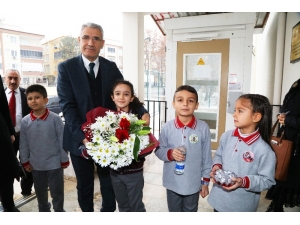 Başkan Güder, Öğrencilerin Karne Heyecanına Ortak Oldu