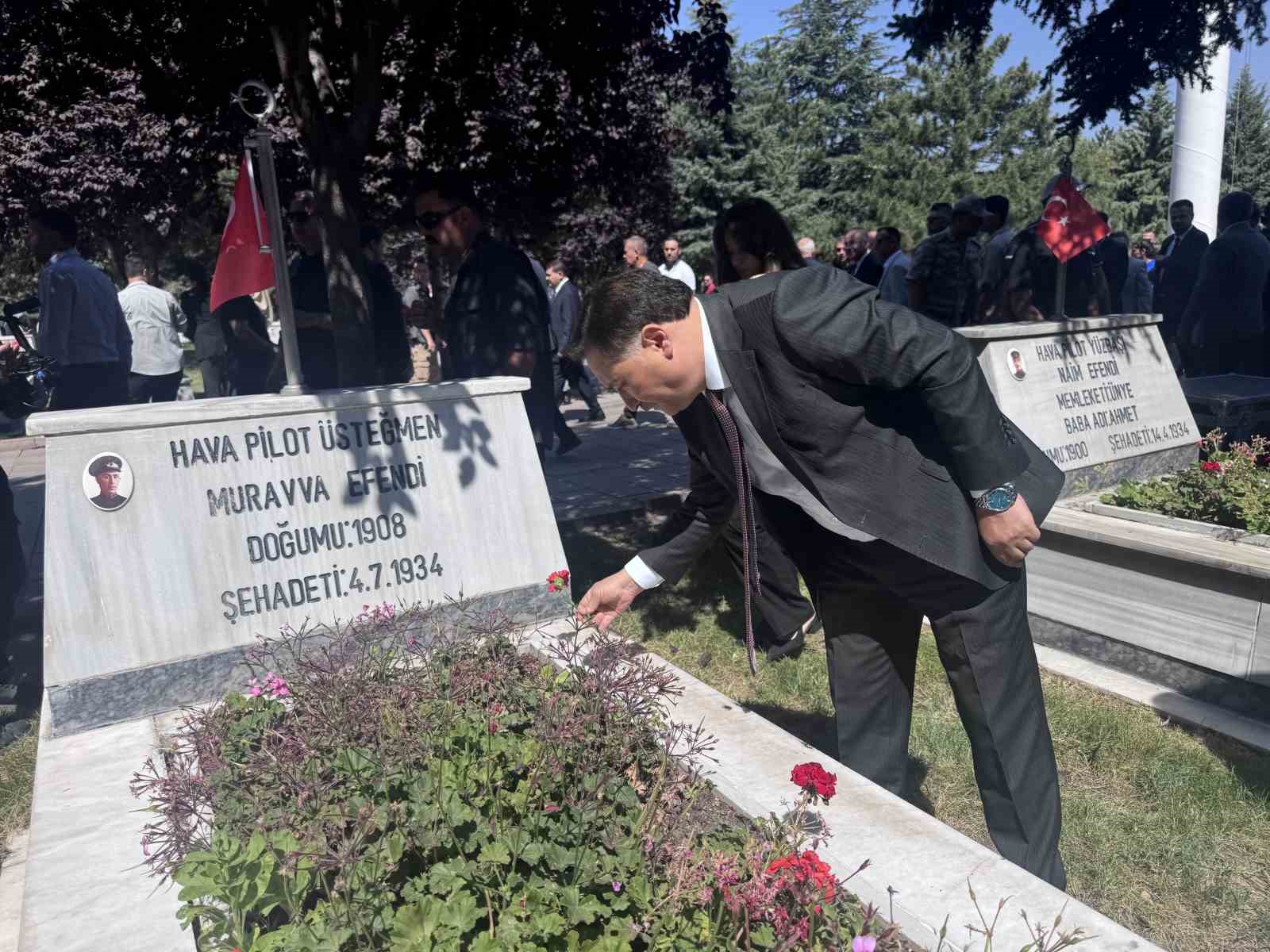 vali-cicek-eger-sehitlerimiz-haklarini-bize-helal-etmezlerse-aldigimiz-nefes-haram-olur