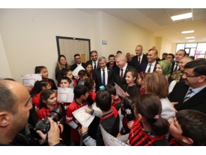 Öğrencilerin Karne Sevincine Ortak Oldular