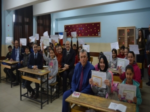 Havran Protokolü Öğrencilerin Karne Heyecanına Ortak Oldu