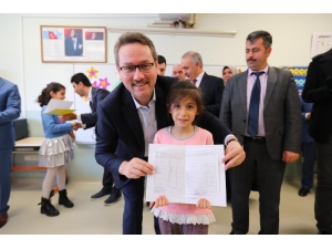 Başakşehir’deki 112 Bin Öğrenci Karne Sevinci Yaşadı