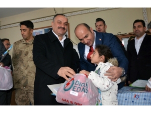 Dicle Elektrik’ten Minik Öğrencilere Karne Hediyesi