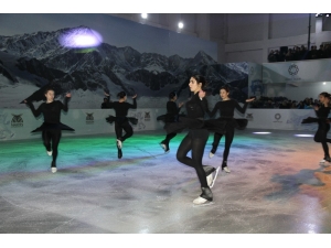 Mardin’de Çocuklar İçin Buz Pisti Kuruldu