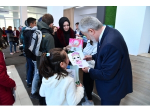 Başkan Başdeğirmen’den Öğrencilerin Yarıyıl Hediyesi