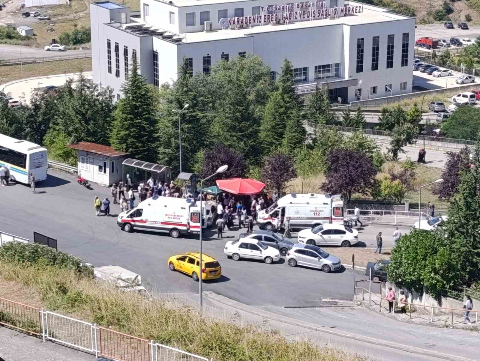 kontrolden-cikan-otomobil-kalabaliga-daldi-4-yarali