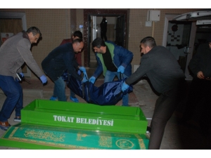 Çocuğunu Bıçakladıktan Sonra Canına Kıydı