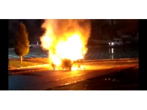 Yanan Araçlarını Görünce Sınır Krizi Geçirdiler