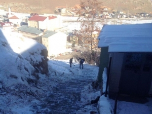 Bayburt’ta Belediye Ekipleri Buz Temizliği Yaptı