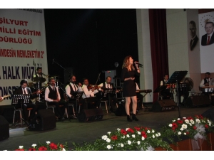 Öğretmenler Korosu Konseri İlgi Gördü