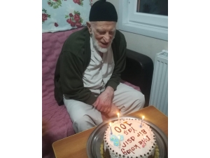 Asırlık Dedeye Doğum Günü Sürprizi